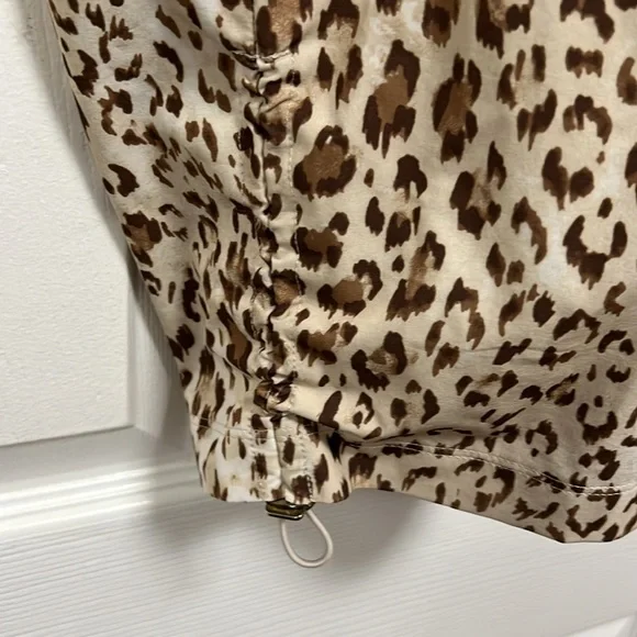 Chico's Zenergy Golf Lightweight Stretch Cropped Cargo Pants - Size 14 / 2.5 - Picture 4 of 7